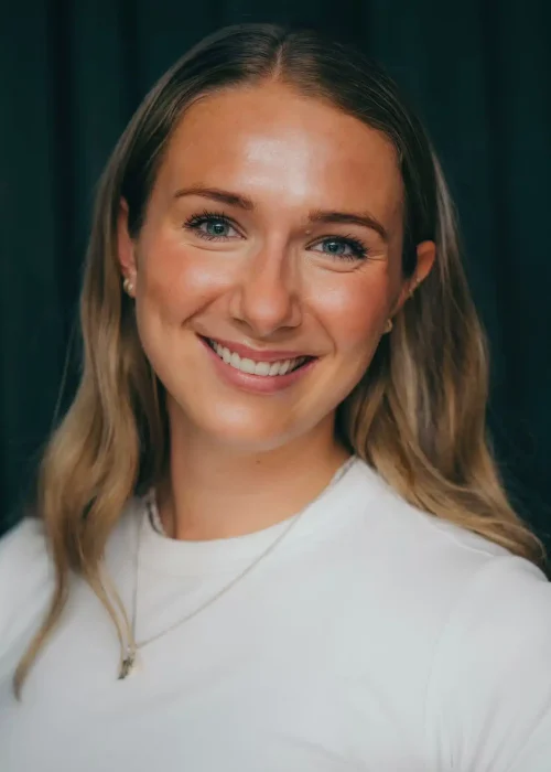 Dr Frances Munro, cosmetic dentist at Pine Dental Dr Frances Munro, cosmetic dentist at Pine Dental